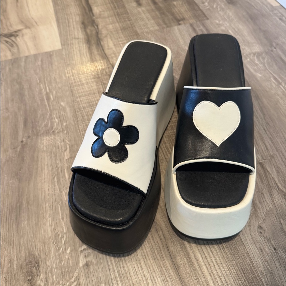 dELiA*s Black and White Platform Slides with Heart & Flower Sold Out Dolls Kill